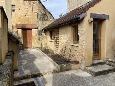 Cosy Character Cottage in Great Location