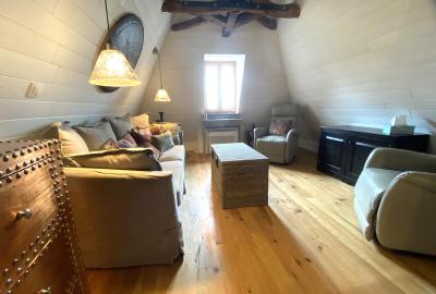 Cosy Character Cottage in Great Location