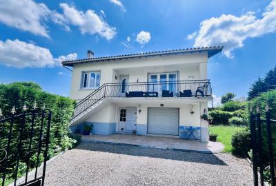 Detached House with Lovely Garden