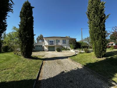 Detached House with Garden and Open Views