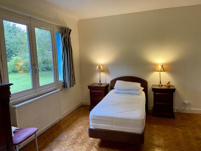 Detached House and Garden in Lovely Location