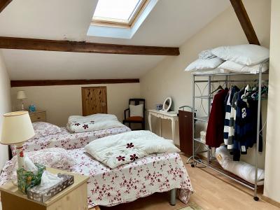 Detached House and Garden in Lovely Location