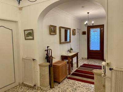 Detached House and Garden in Lovely Location