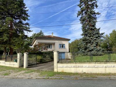 Detached House and Garden in Lovely Location