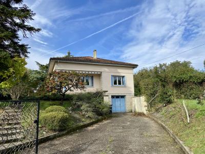 Detached House and Garden in Lovely Location