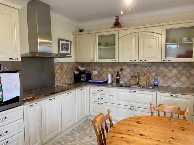 Detached House and Garden in Lovely Location