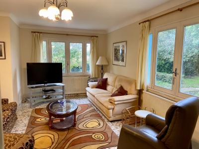 Detached House and Garden in Lovely Location