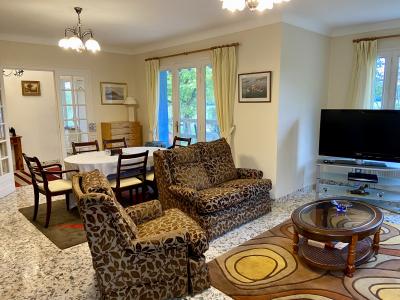 Detached House and Garden in Lovely Location