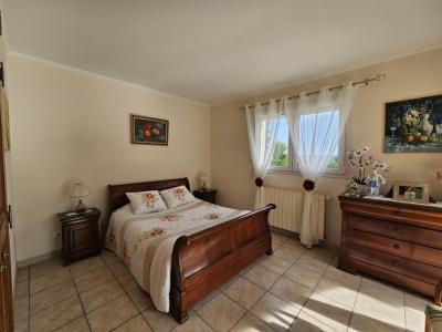 Detached House with Swimming Pool and Open View