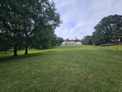 Detached House with Swimming Pool and Open View