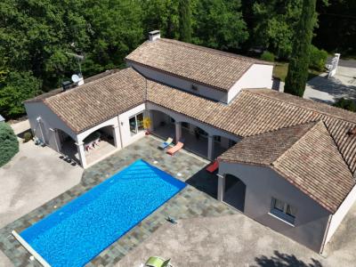 Detached House with Swimming Pool and Open View