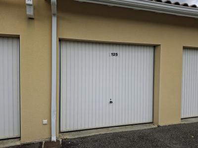 Single Storey Apartment with Use of Pool