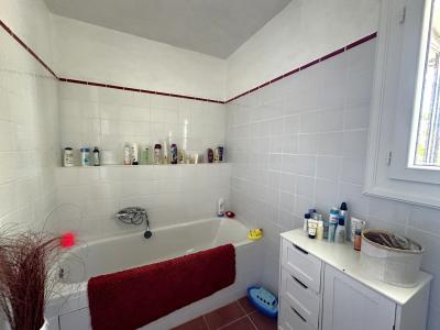 Detached Country House with Swimming Pool