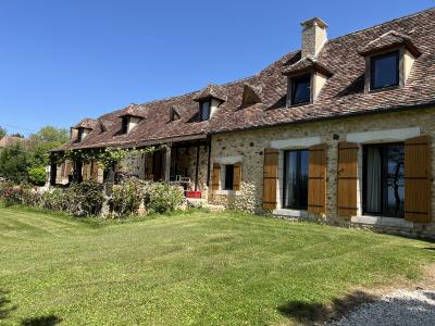 Detached Country House with Swimming Pool and Open View