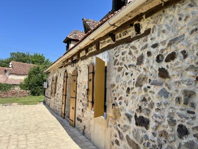 Detached Country House with Swimming Pool and Open View