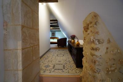 Main House with Guest Gite in the Countryside