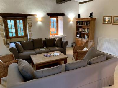 Superb Detached Country House with Swimming Pool