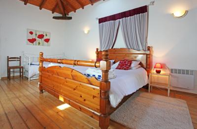 Country House, Two Guest Gites and Swimming Pool and Landscaped Garden