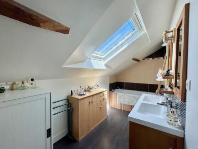 Detached Country House with Outbuildings and Lovely Pool