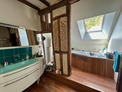Detached Country House with Outbuildings and Lovely Pool