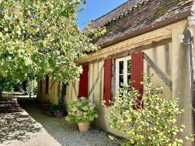 Detached Country House with Outbuildings and Lovely Pool