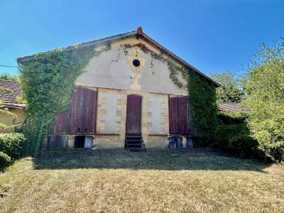 Detached Country House with Outbuildings and Lovely Pool