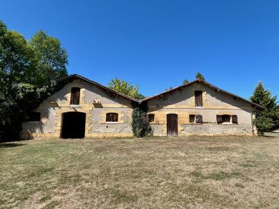 Detached Country House with Outbuildings and Lovely Pool