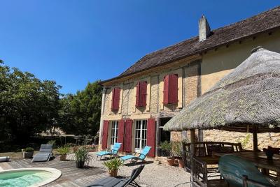 Detached Country House with Outbuildings and Lovely Pool