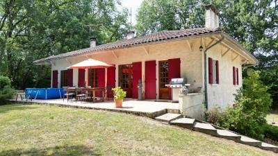 Detached Country House with Landscaped Garden