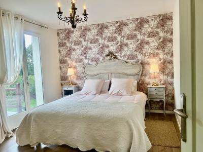 Detached Villa with Pool and Open Views