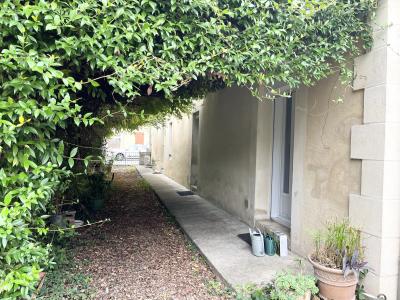 Detached House with Garden Close to the River
