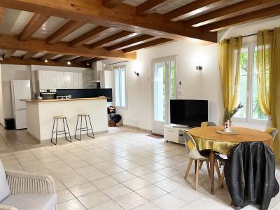 Detached House with Garden Close to the River