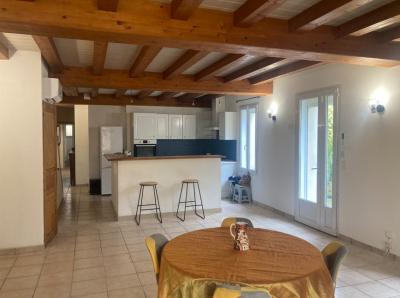 Detached House with Garden Close to the River