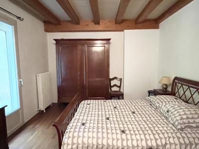 Detached House with Garden Close to the River