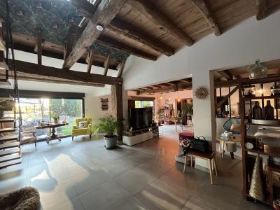 Recently Renovated Detached Country House with Pool