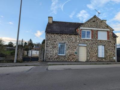 Detached House with Garden in Great Village Location