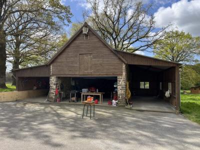 Detached Country House with Outbuilding