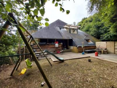 Flexible Accommodation by Lake Bosmeleac