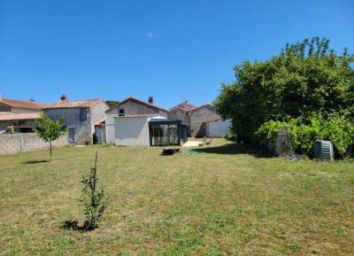 Pretty Town House With Garden