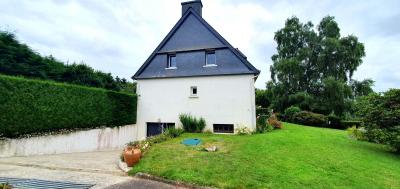 Detached House with Landscaped Garden