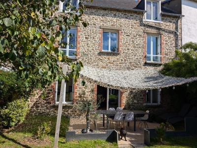 Traditional House with Garden