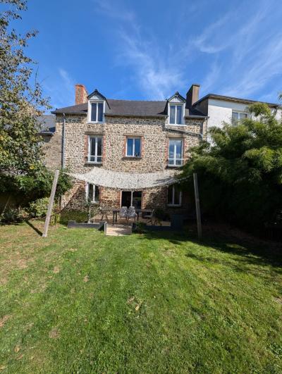 Traditional House with Garden