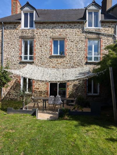 Traditional House with Garden