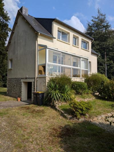 Detached House with Large Landscaped Garden