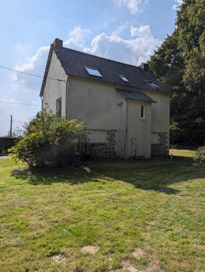 Detached House with Large Landscaped Garden