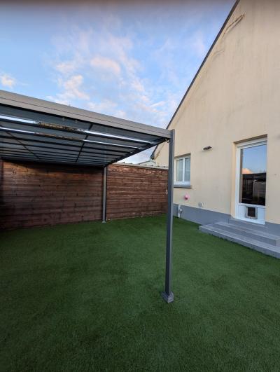 Detached House with Landscaped Garden