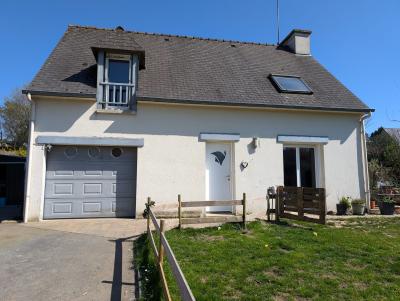 Contemporary Detached House with Garden