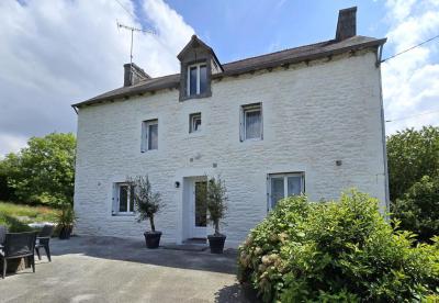 Detached House with Garden with Open View