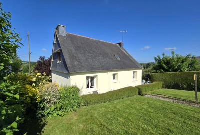 Beautiful Detached House with Mature Garden