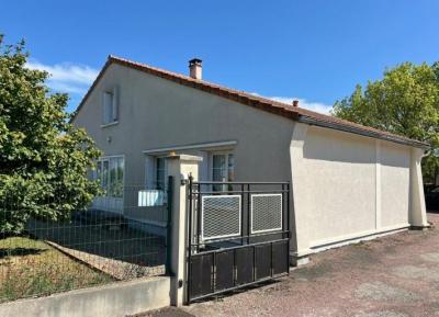 Neat House Just A Few Minutes From Town